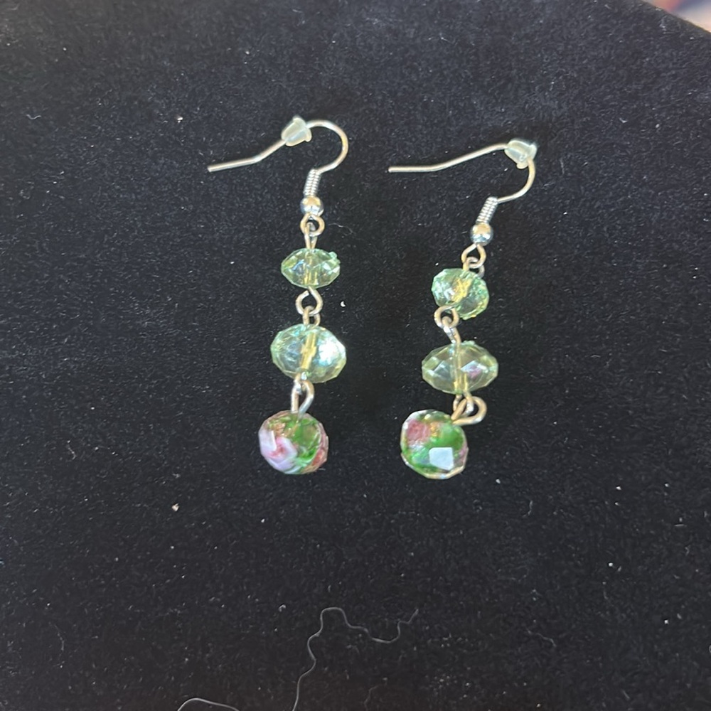 Elegant Set of Green & Clear Crystal Beads on Silver Chain; Matching Earrings - Picture 2 of 12